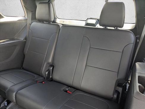 Used 2023 Chevrolet Traverse Premier image 19