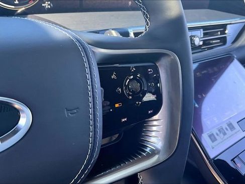 New 2026 INFINITI QX80 4WD image 19