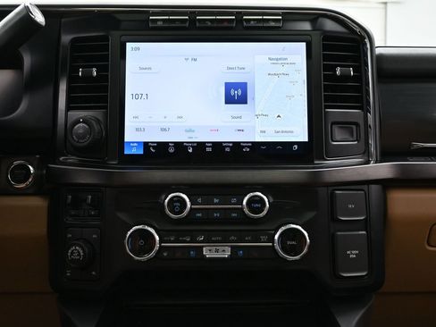 Used 2023 Ford F250 Lariat w/ Lariat Ultimate Package AWD/4WD image 17