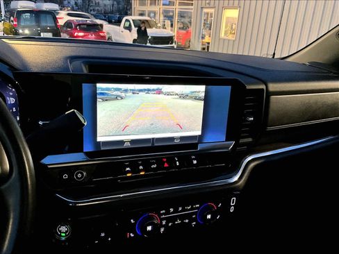 Used 2025 Chevrolet Silverado 1500 LT image 19