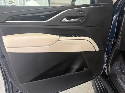 Used 2021 Cadillac Escalade Sport w/ LPO, Illumination Package RWD image 9