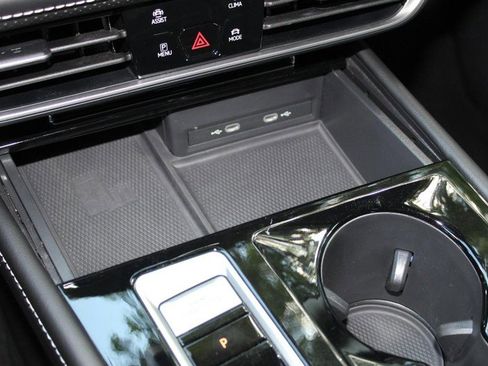 Used 2024 Volkswagen Atlas SE image 44