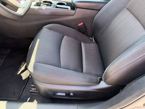 Used 2024 Nissan Altima 2.5 SV FWD image 11