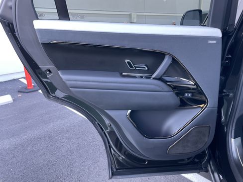 Used 2024 Land Rover Range Rover Sport SV image 30