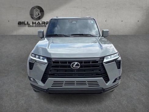 Used 2025 Lexus GX 550 w/ Cold Area Package AWD/4WD image 8