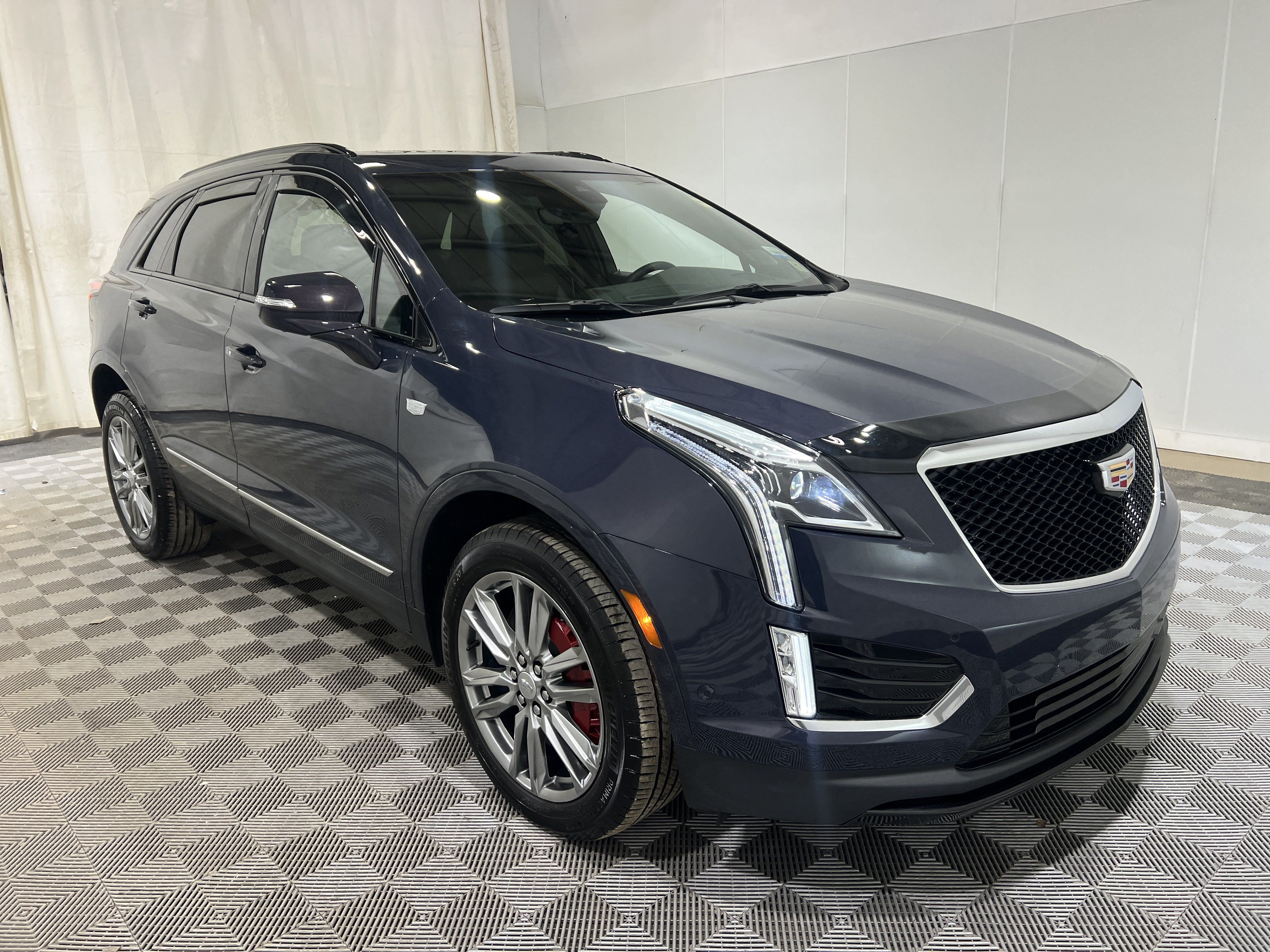 Used 2025 Cadillac XT5 Sportv w/ Technology Package AWD/4WD image 4