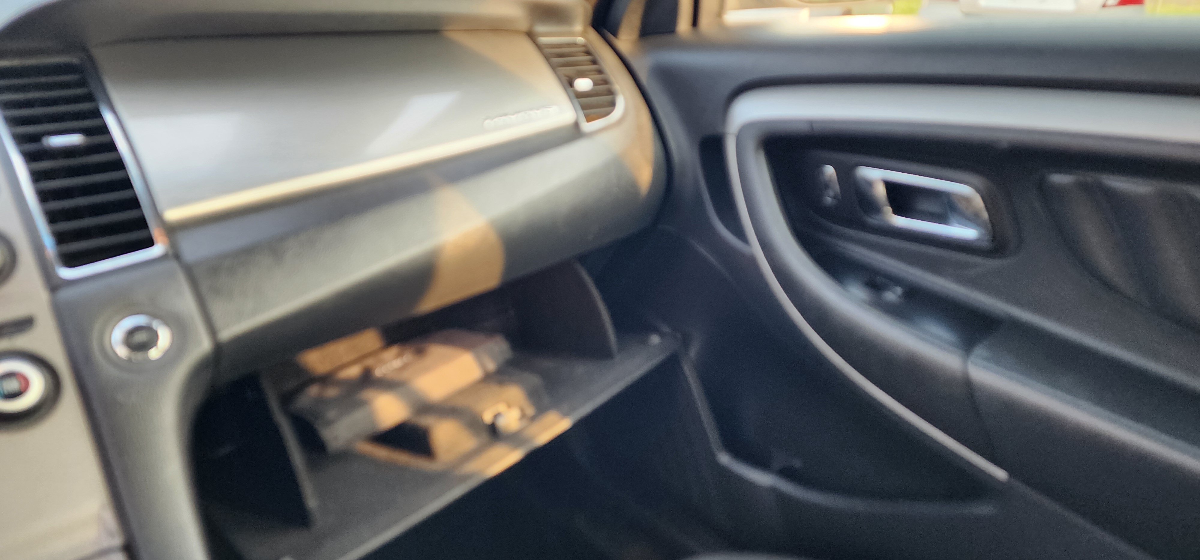 Used 2015 Ford Taurus SEL AWD/4WD image 15