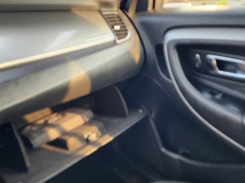 Used 2015 Ford Taurus SEL image 15