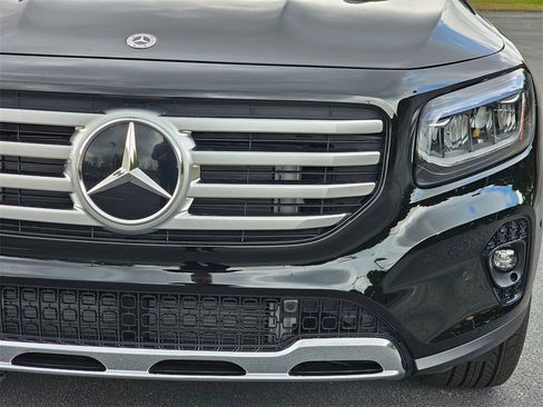 Used 2025 Mercedes-Benz GLB 250 image 9