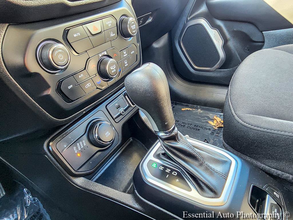 Certified 2023 Jeep Renegade Latitude AWD/4WD image 15