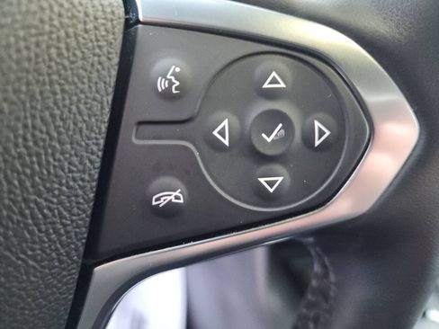 Used 2023 Chevrolet Traverse RS FWD image 31