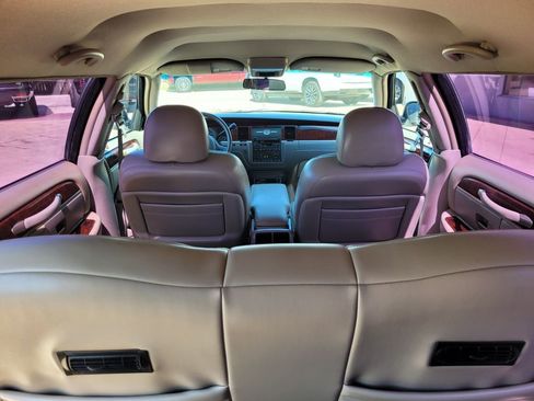 Used 2003 Lincoln Town Car Executive image 37