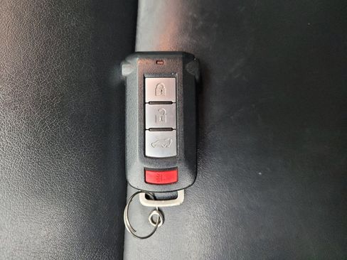 Used 2018 Mitsubishi Outlander GT AWD/4WD image 32