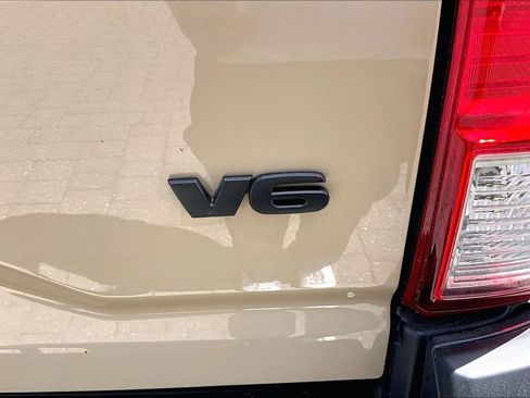 Used 2016 Toyota Tacoma TRD Off-Road w/ Towing Package image 24