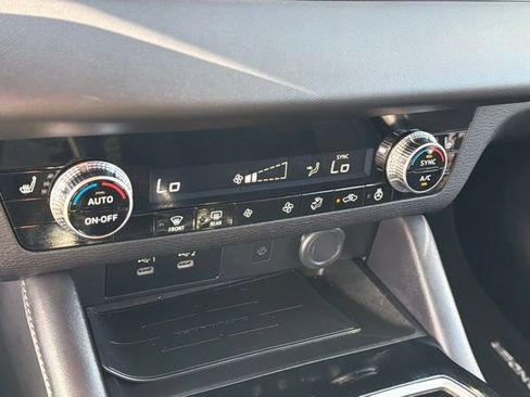 Used 2026 Mitsubishi Outlander SE FWD image 26