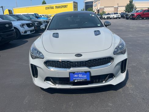 Used 2018 Kia Stinger GT2 AWD/4WD image 3