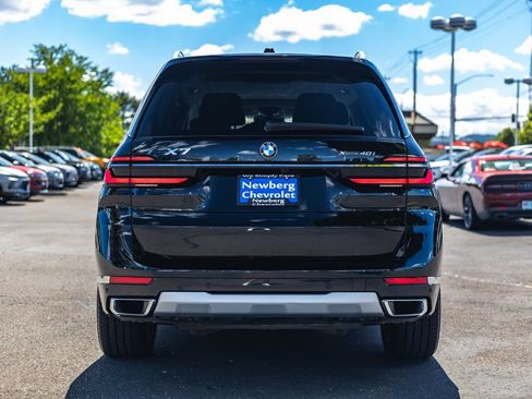 Used 2024 BMW X7 xDrive40i AWD/4WD image 9
