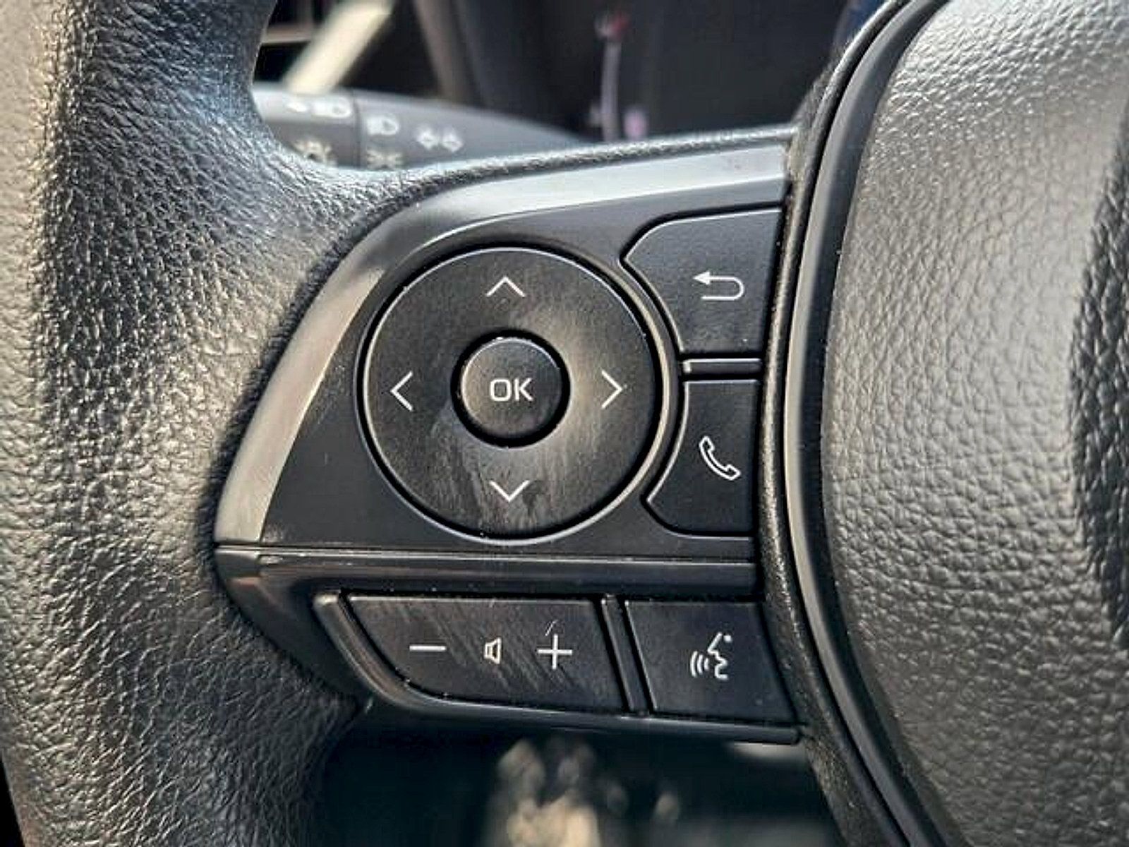 Used 2026 Toyota Corolla LE FWD image 22