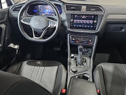 Used 2022 Volkswagen Tiguan SE image 24