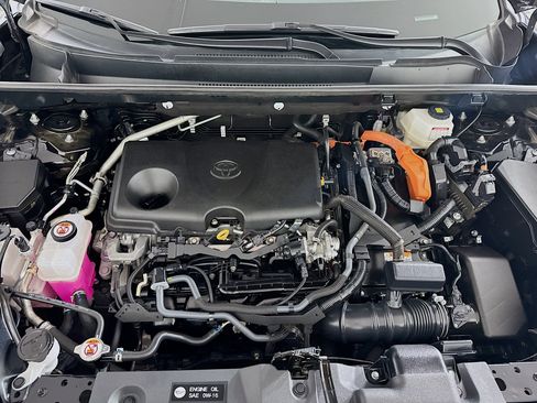 Certified 2024 Toyota RAV4 XLE AWD/4WD image 10