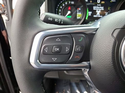 Certified 2025 Jeep Wrangler Unlimited Sahara AWD/4WD image 20