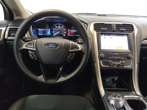 Used 2019 Ford Fusion SE image 22