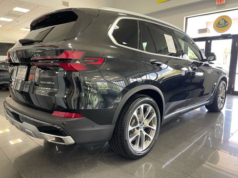 Used 2024 BMW X5 xDrive50e AWD/4WD image 5