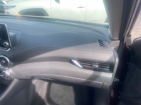 Used 2025 Nissan Sentra SV image 35