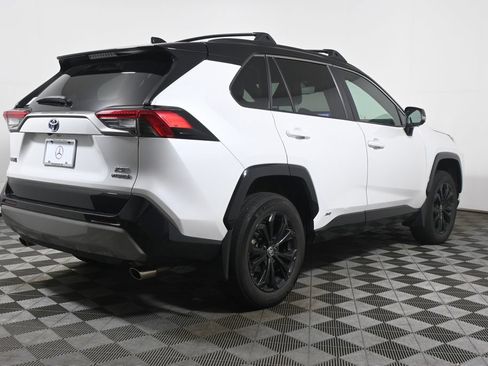 Used 2023 Toyota RAV4 XSE AWD/4WD image 7