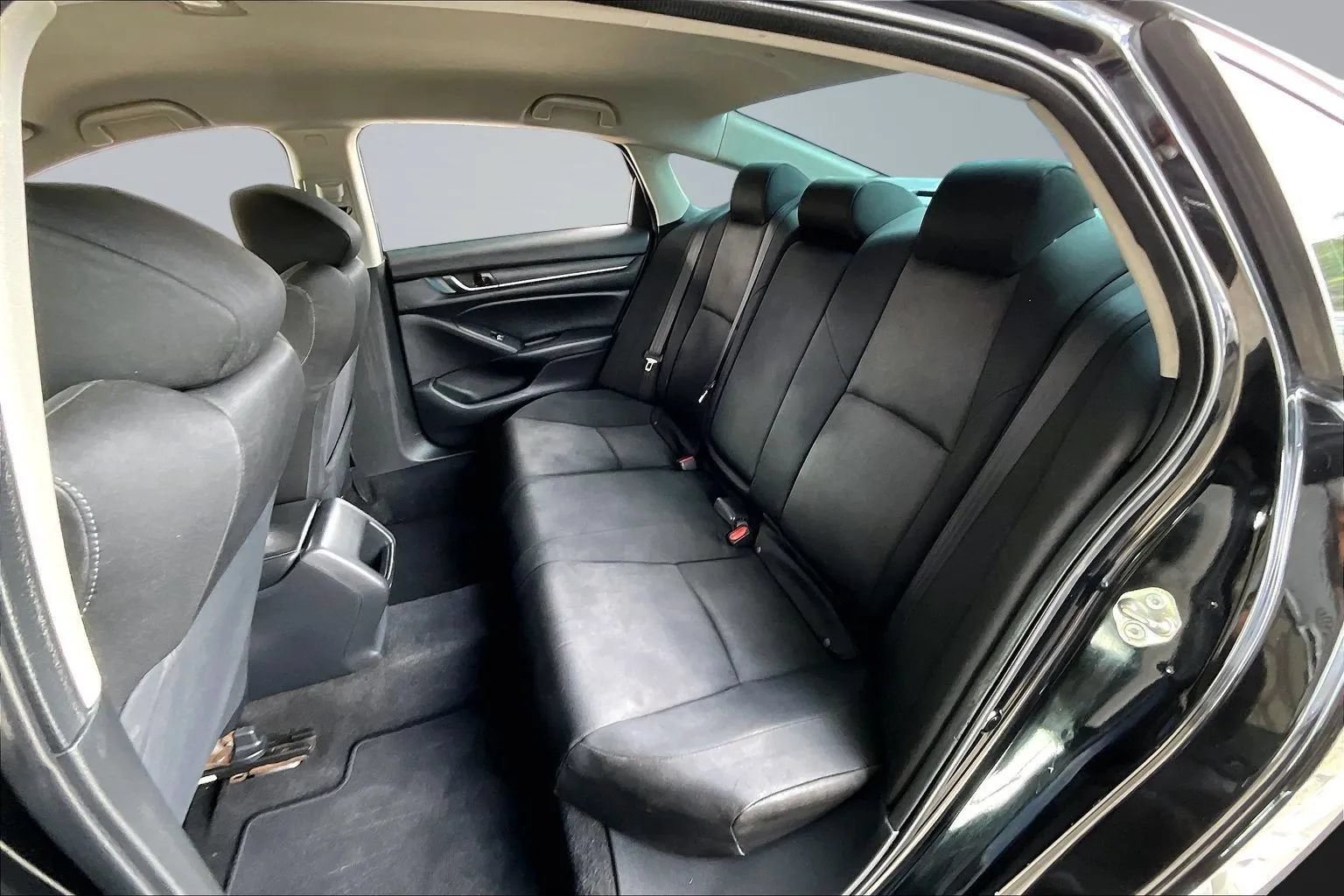Used 2018 Honda Accord LX image 19