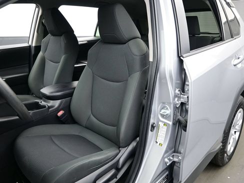 Used 2024 Toyota RAV4 LE AWD/4WD image 11