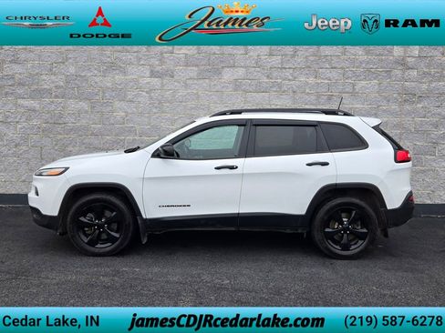 Used 2017 Jeep Cherokee Sport AWD/4WD image 2