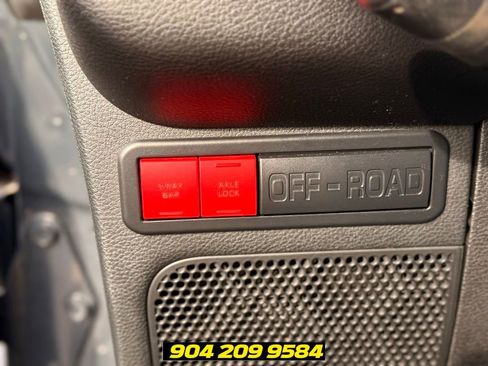 Used 2017 Jeep Wrangler Unlimited Rubicon AWD/4WD image 14