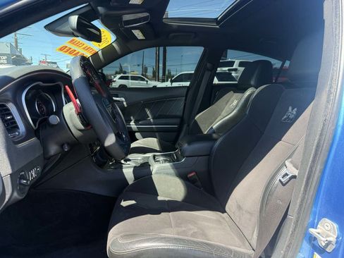 Used 2016 Dodge Charger R/T Scat Pack w/ Technology Group RWD image 9