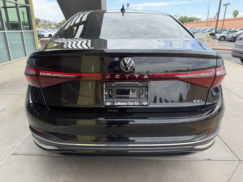 Used 2025 Volkswagen Jetta SEL FWD image 13