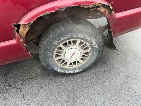 Used 2001 GMC Sonoma SLS w/ Convenience Group image 10