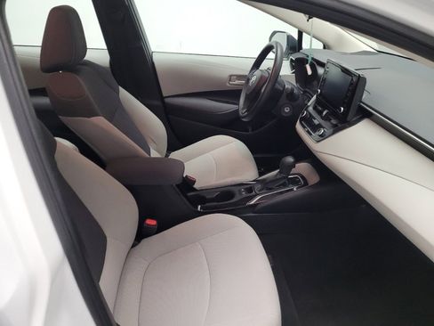 Used 2022 Toyota Corolla LE image 21