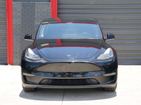 Used 2023 Tesla Model Y AWD image 5
