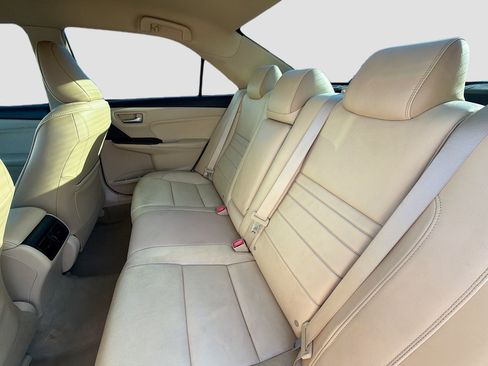 Used 2017 Toyota Camry XLE FWD image 19