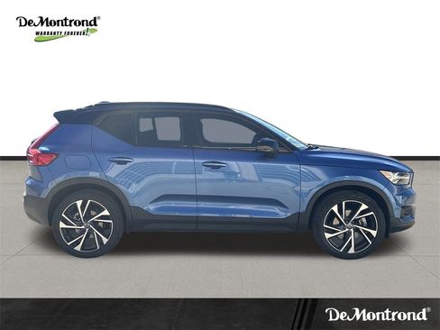 Used 2021 Volvo XC40 T5 R-Design w/ Advanced Package image 4