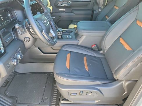 Used 2025 GMC Sierra 1500 AT4 w/ AT4 Premium Package image 12