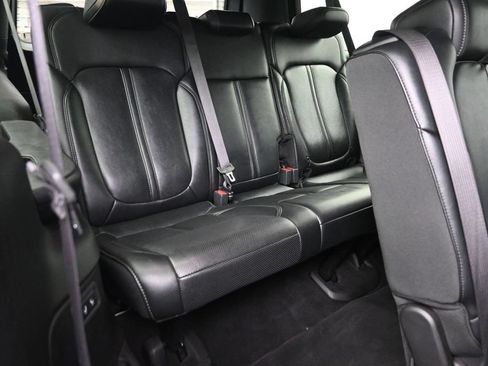 Used 2024 Jeep Wagoneer L Series II w/ Flexible Seating Group AWD/4WD image 14