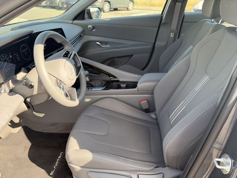 Certified 2024 Hyundai Elantra Blue FWD image 17