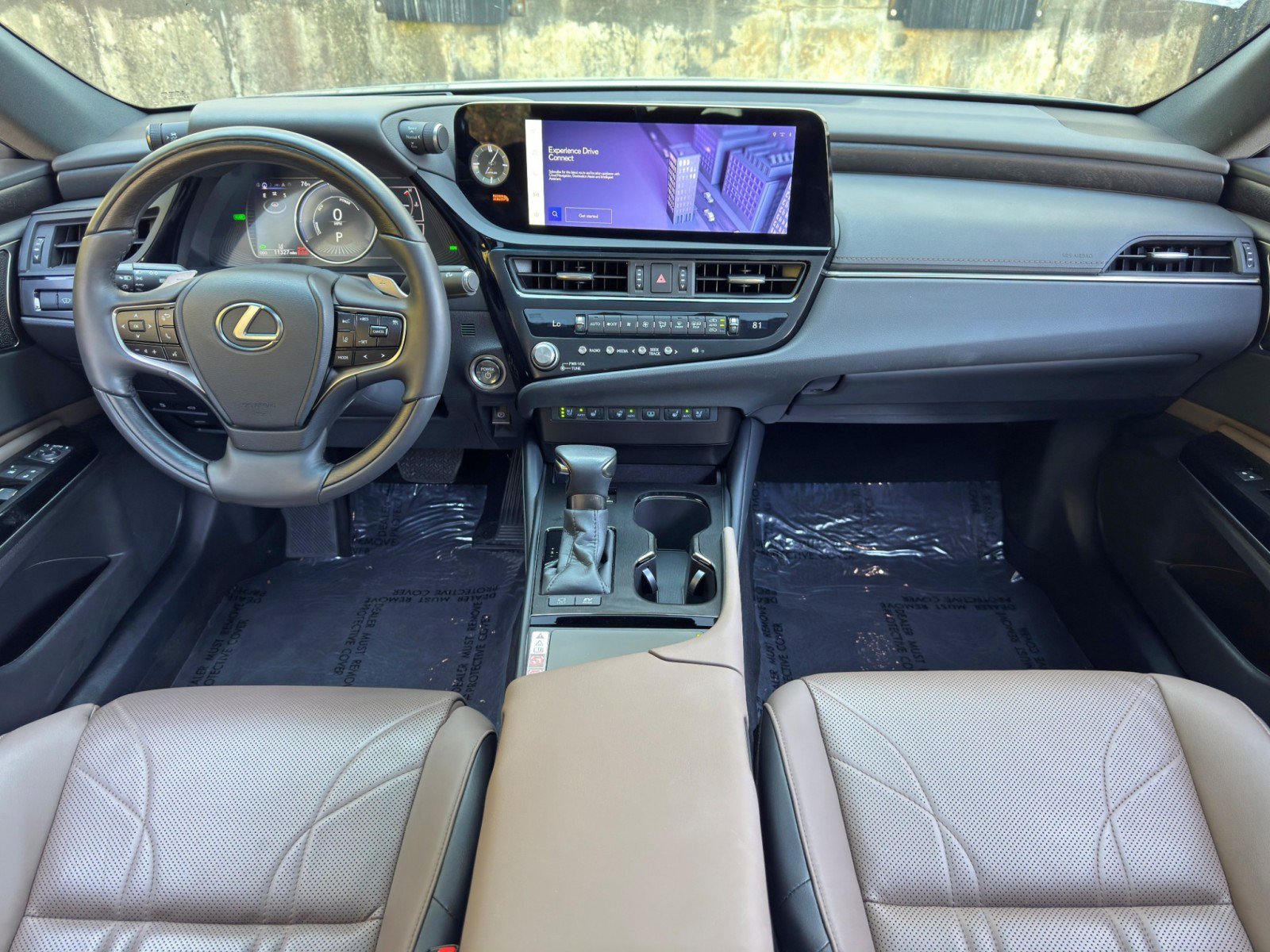 Used 2024 Lexus ES 300h Ultra Luxury w/ Accessory Package (Z2) FWD image 13
