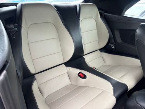 Used 2019 Ford Mustang Premium image 21