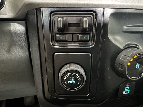 New 2026 Ford F250 XL w/ XL Chrome Package RWD image 41