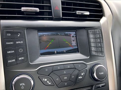 Used 2018 Ford Fusion SE image 26