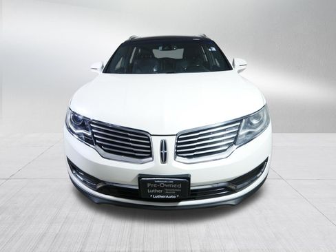 Used 2016 Lincoln MKX Reserve w/ Driver Assistance Package AWD/4WD image 2