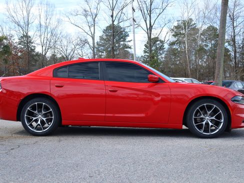 Used 2022 Dodge Charger SXT w/ Plus Group image 6
