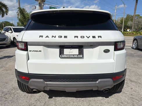 Used 2016 Land Rover Range Rover Evoque SE image 4